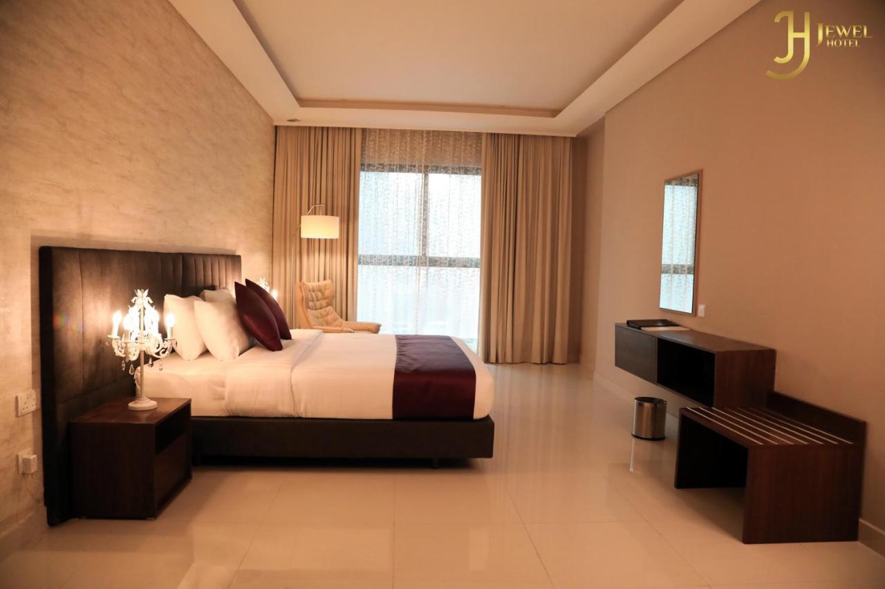 Sunday Luxury Downtown Adliya Formerly Jewel Hotel Manama Exterior photo