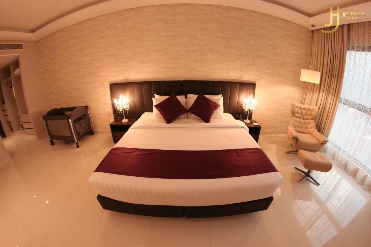 Sunday Luxury Downtown Adliya Formerly Jewel Hotel Manama Exterior photo